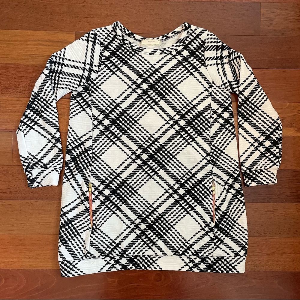 SALE! Black & White Mini Dress w/Zipper Pockets & Long Sleeves. Darling! S (7/8)